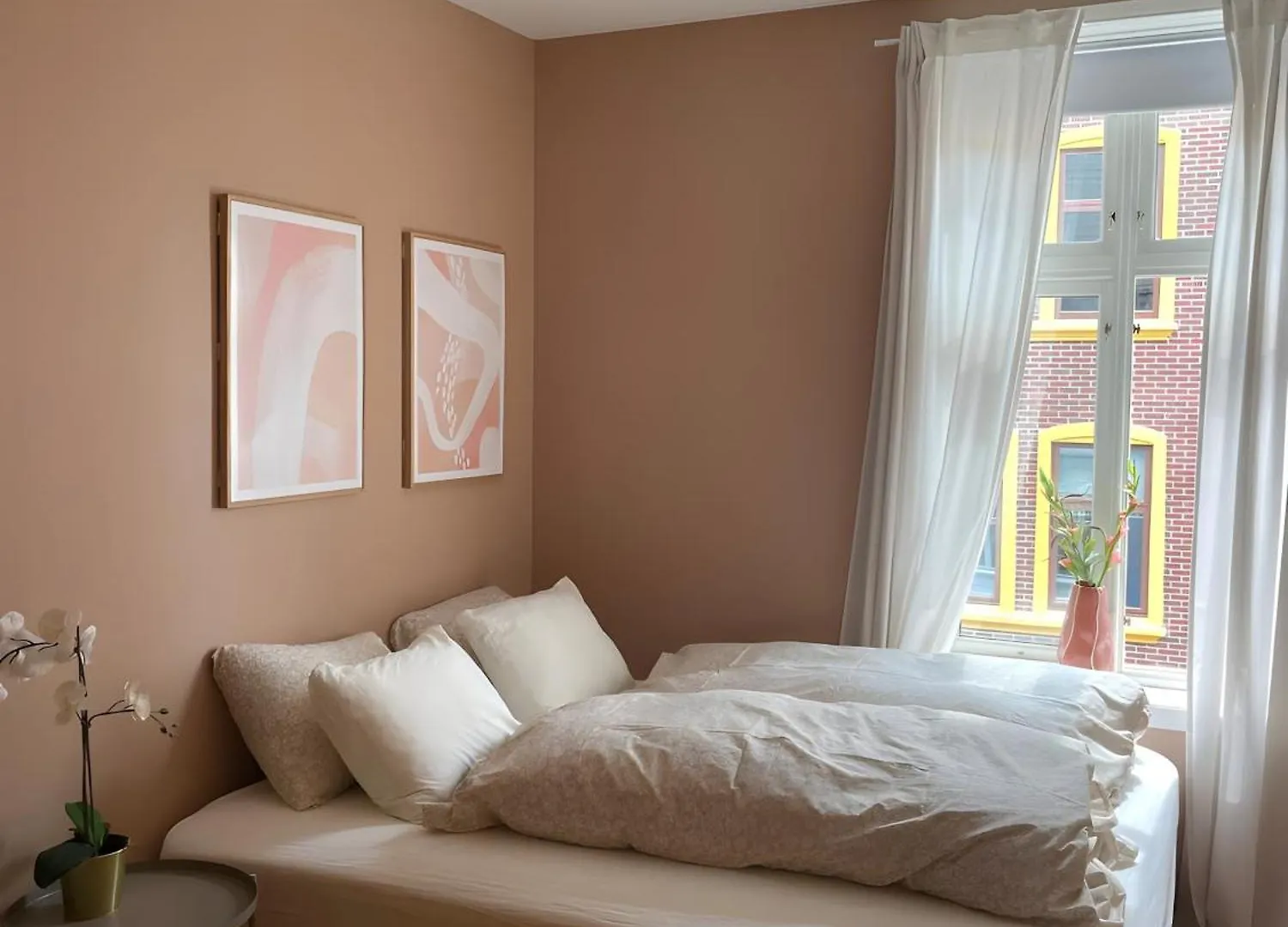 Lovely 3-Room Gem In The Heart Of Bergen City