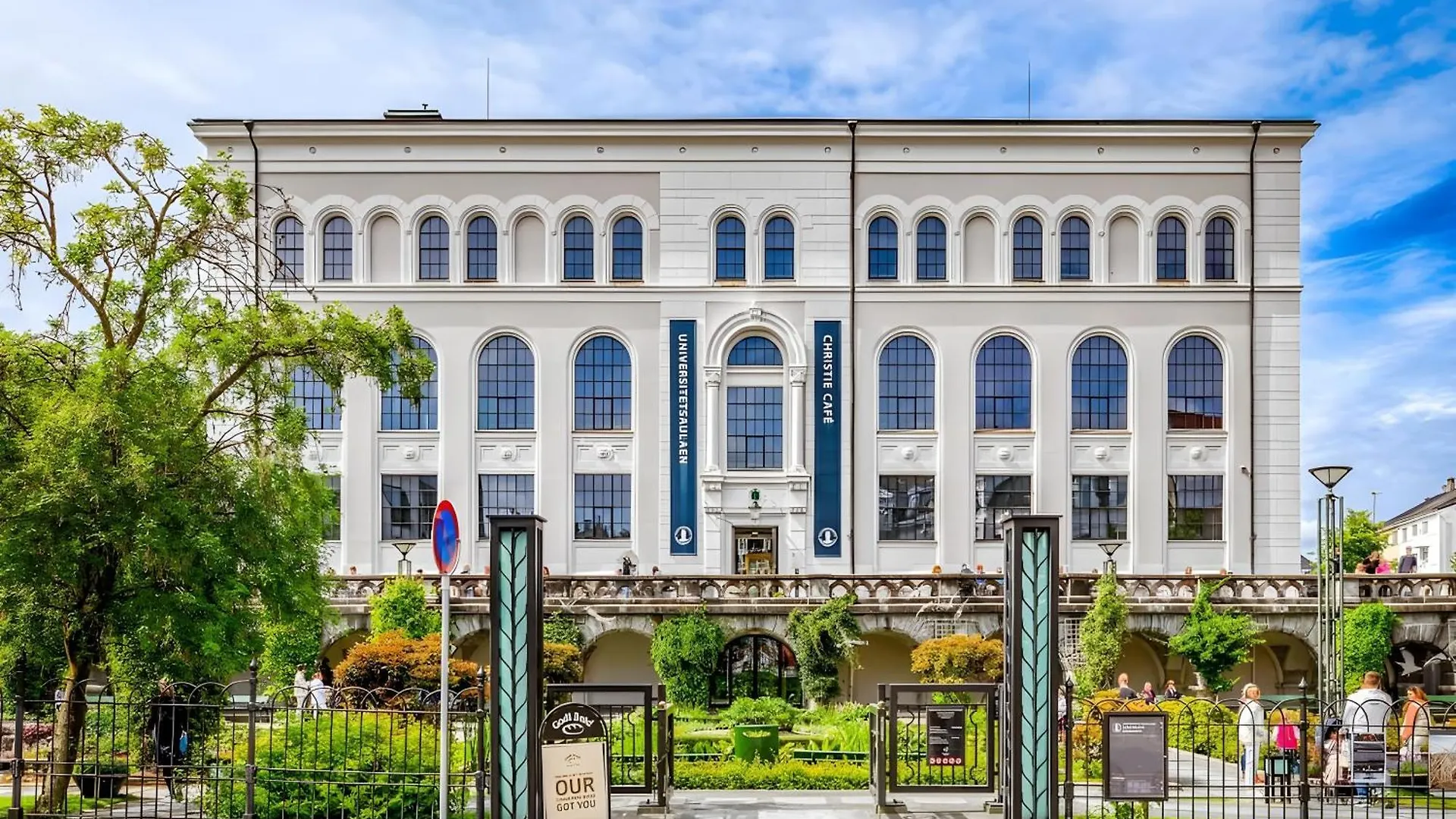 Lovely 3-Room Gem In The Heart Of Bergen City 0*,